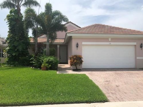 139 Berkeley Ave, Fort Pierce FL  34986-3593 exterior