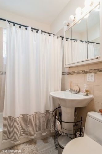 4326 Avers Ave, Chicago IL 60618-1013 exterior