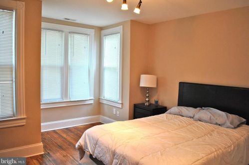 127 10th St, Washington DC  20003-3922 exterior