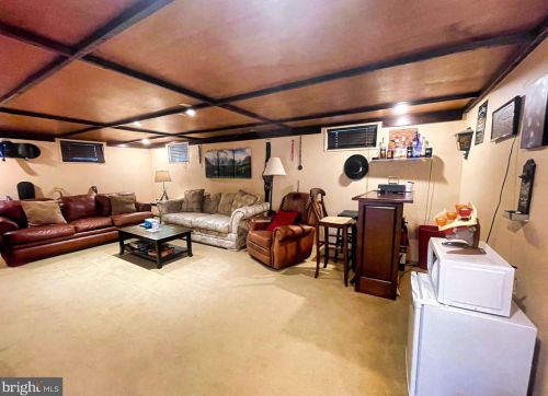 62 Goeke Dr, Trenton NJ 08610-1123 exterior