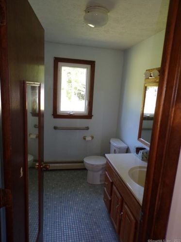 304 Frst St, Hartford CT 06118-2350 exterior