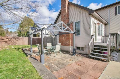 7 Ln St, Seymour CT 06483-3333 exterior