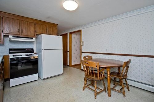 52 Piper Cross Rd, West Springfield, MA 01089-1415