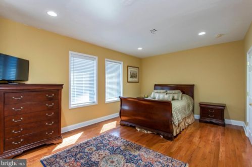 1000 18 St, Philadelphia PA 19140-3508 exterior