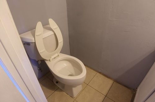 6676 Chupp Rd, Lithonia GA 30058-7652 exterior