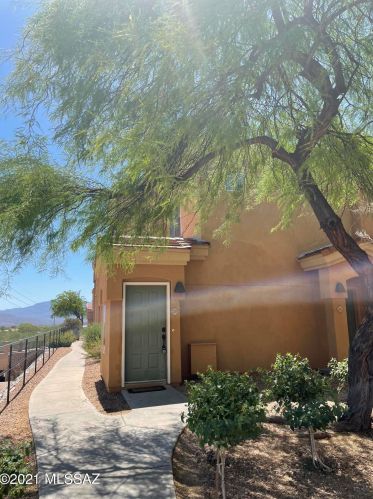7050 Sunrise Dr, Tucson AZ  16105-1317 exterior