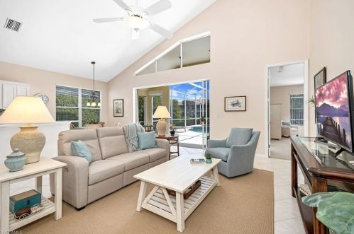 2020 Timarron Way, Naples, FL 34109-3323