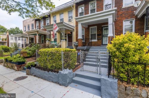 1112 Owen Pl, Washington, DC 20002-2610