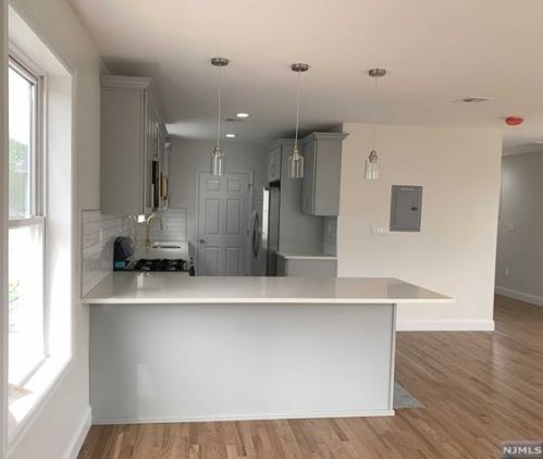 275 18th Ave, Paterson NJ  07504-1601 exterior