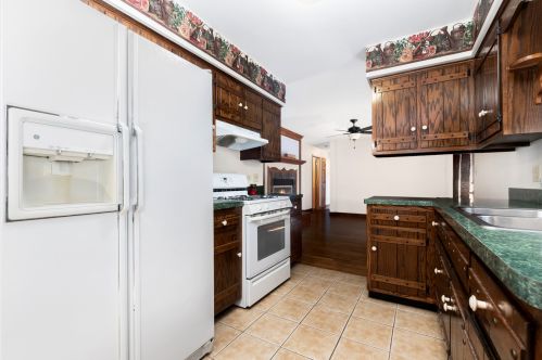 622 Shorewood Dr, Joliet IL 60404-9767 exterior