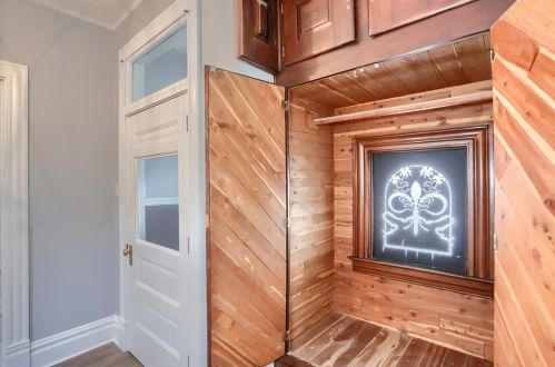 102 Linnview Ave, Pittsburgh PA  15210-3718 exterior