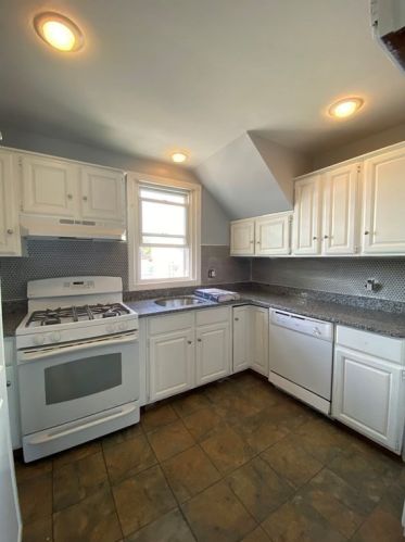 11 2nd St, North Andover MA 01845-3601 exterior