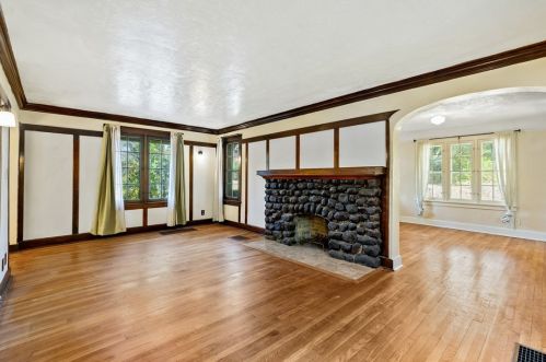 1986 Chalfant St, Pittsburgh PA 15221-1202 exterior