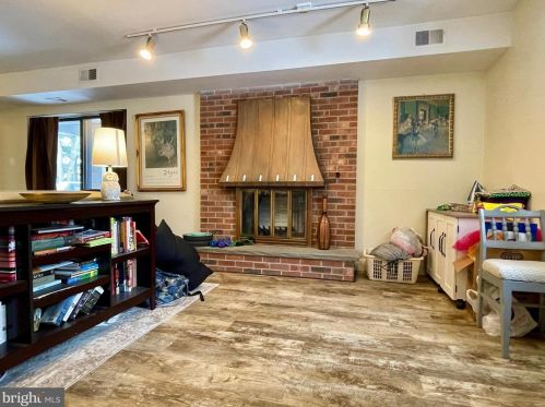 36 Providence Frg Rd, Limerick PA 19468-2930 exterior