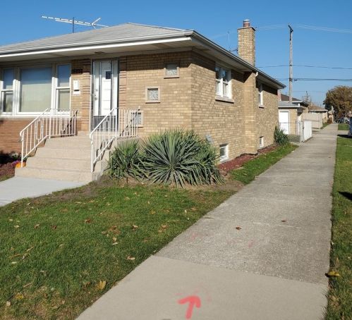 6200 64th St, Chicago, IL 60638-5016