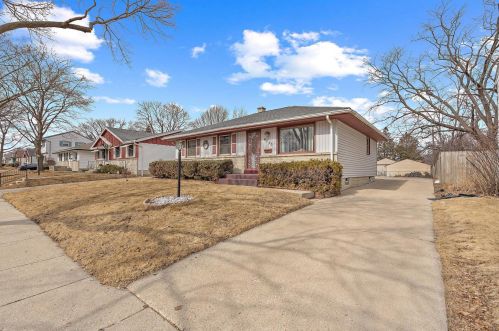 6230 Boehlke Ave, Milwaukee, WI 53223-5411