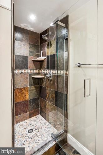 250 Reynolds St, Alexandria VA  22304-4437 exterior