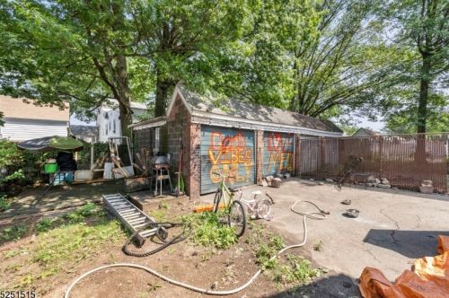 154 Midland Pl, Newark NJ 07106-3311 exterior