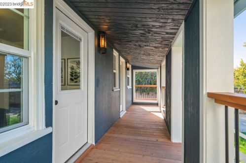 1645 Ashby Ave, Berkeley CA 94703-2303 exterior