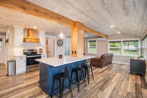 1480 Manitou Ln, Middlevle MI 49333-8305 exterior