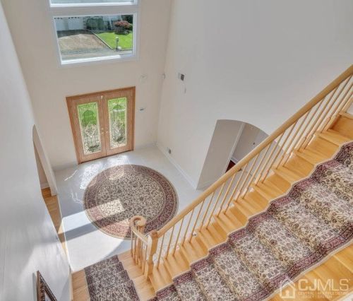 48 Farmhaven Ave, Edison NJ 08820-3220 exterior