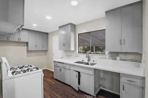 831 Maplewood Ave, Fullerton CA  92832-2625 exterior