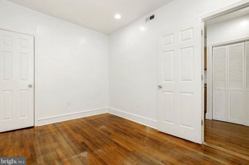 1320 T St, Washington DC 20009-4438 exterior