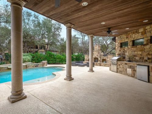 708 Champions Dr, Georgetown TX 78628-1184 exterior