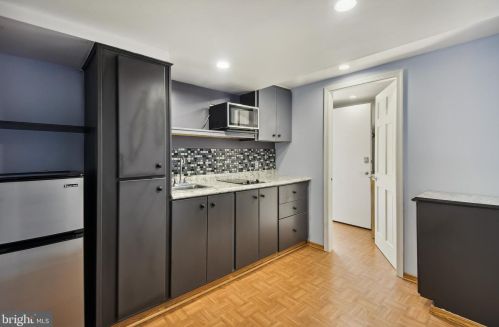 10316 Gainsborough Rd, Rockville MD 20854-4043 exterior