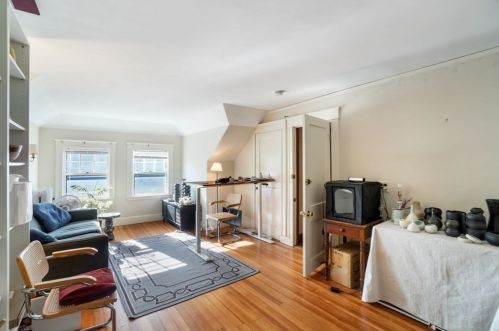 58 Dunster Rd, Boston MA 02467-2343 exterior