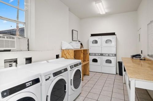 2020 Congress Ave, Austin TX 78704-4315 exterior