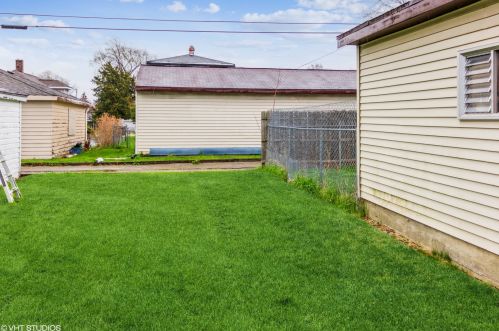 1004 Oakland Ave, Joliet IL 60435-1720 exterior