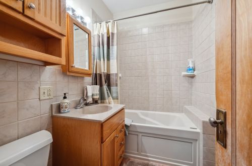 2612 Agatite Ave, Chicago IL 60625-7076 exterior