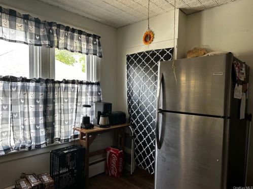 24 Hoffman Ave, Poughkeepsie, NY 12603-1802