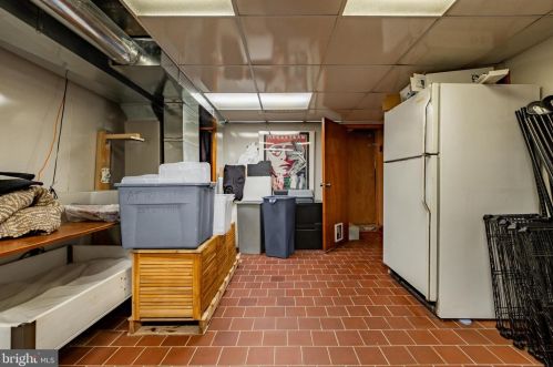 526 Girard Ave, Philadelphia PA 19130-1617 exterior