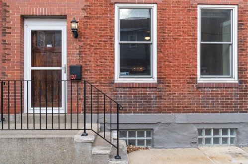 137 42nd St, Pittsburgh PA  15201-3136 exterior