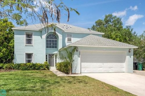 3220 Hickenlooper St, Fort Pierce, FL 34953-4632