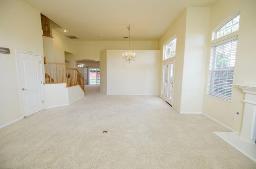 3987 Sterling Oaks Dr, Turlock CA 95382-8802 exterior