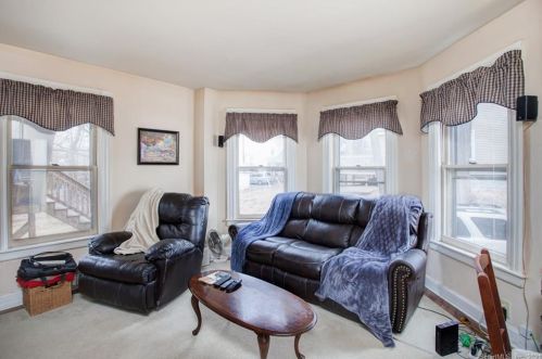 90 Smt St, Manchester CT 06040-4263 exterior