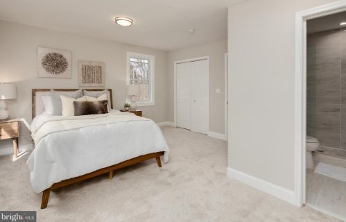 401 Newcomb St, Washington DC 20032-2655 exterior