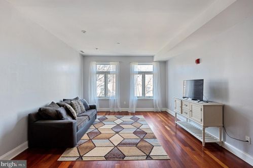 309 Lawrence St, Philadelphia PA 19133-3023 exterior