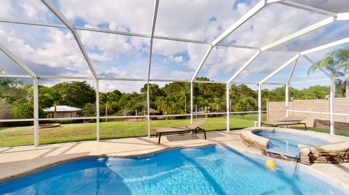 119 Royce Ave, Fort Pierce FL 34983-1238 exterior