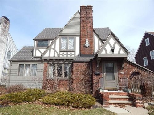 17516 Daleview Dr, Cleveland, OH 44107-5310