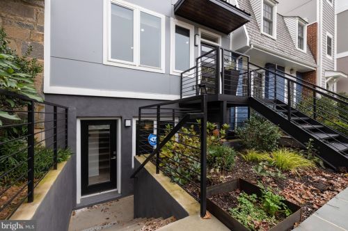 1818 37th St, Washington DC  20007-2238 exterior