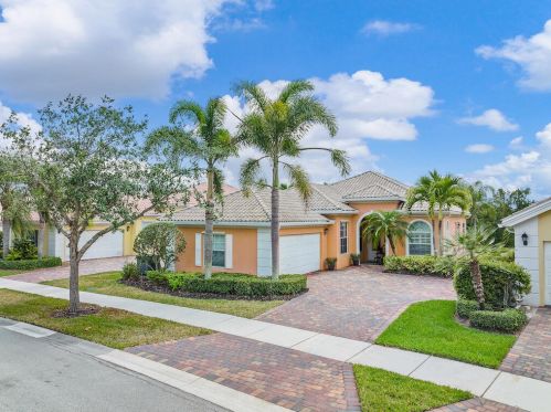 10569 Stratton Dr, Fort Pierce, FL 34987-1950