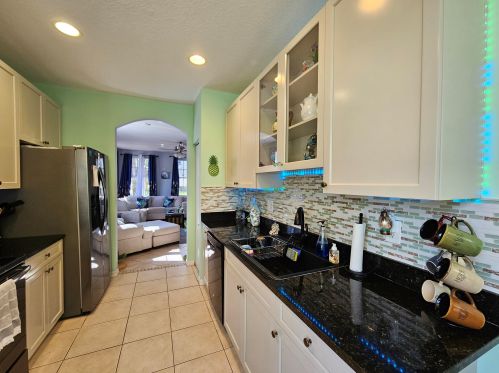 2125 Glen Ridge Dr, Fort Pierce FL  34952-8023 exterior