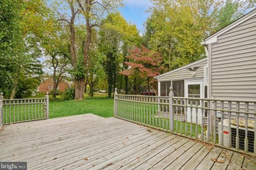 16 Morgan Ave, Riverton NJ 08077-1129 exterior