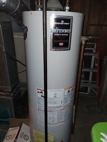 2476 Glenside Blvd, Meskegon MI 49441-3271 exterior