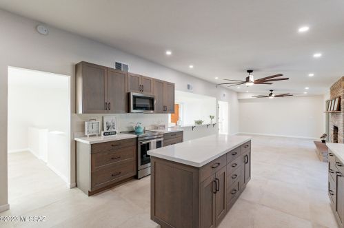 5862 Camino Arenosa, Tucson AZ  85718-4650 exterior