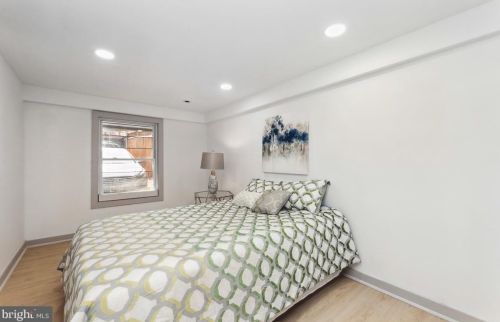 1607 D St, Washington DC  20003-2441 exterior